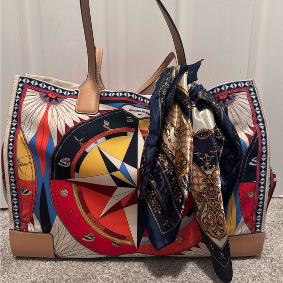 Tory Burch Ella tote - compass design pristine condition - Picture 2 of 6